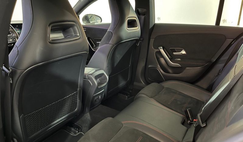 Mercedes Benz CLA lleno