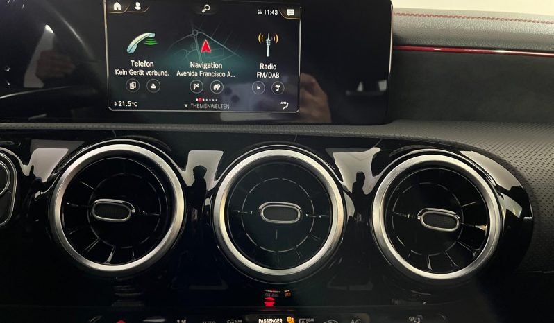 Mercedes Benz CLA lleno