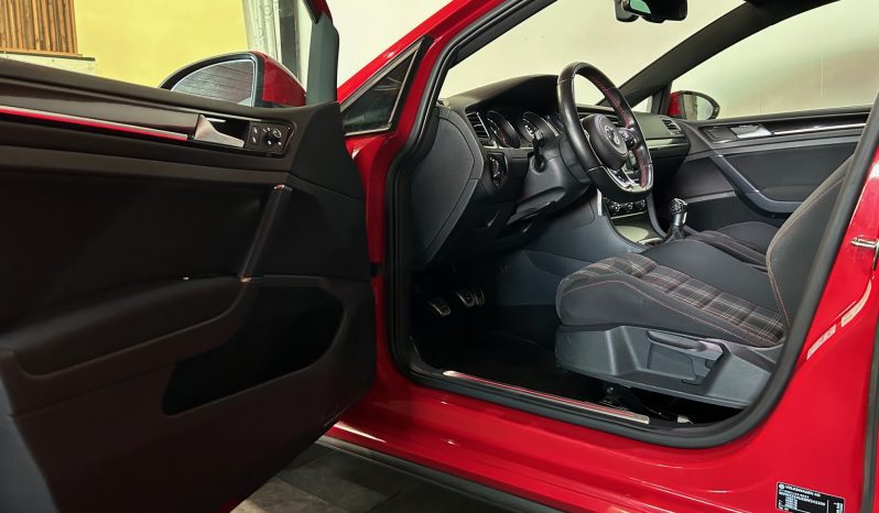 VOLKSWAGEN Golf GTI 2.0 TSI BMT lleno