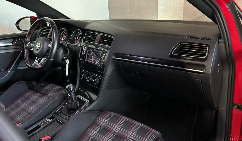 VOLKSWAGEN Golf GTI 2.0 TSI BMT lleno