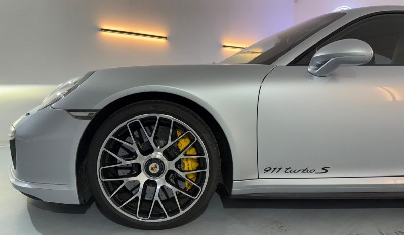 PORSCHE 911 Turbo S Coupe lleno