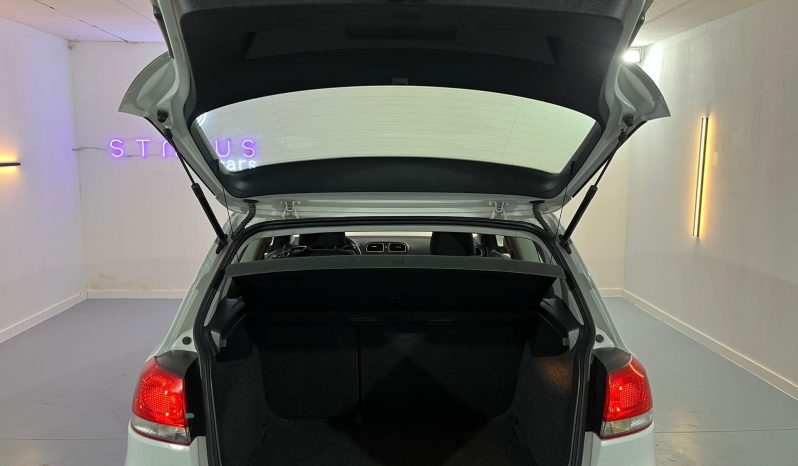 VOLKSWAGEN Golf 1.6 TDI 105 CV lleno