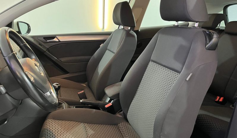 VOLKSWAGEN Golf 1.6 TDI 105 CV lleno