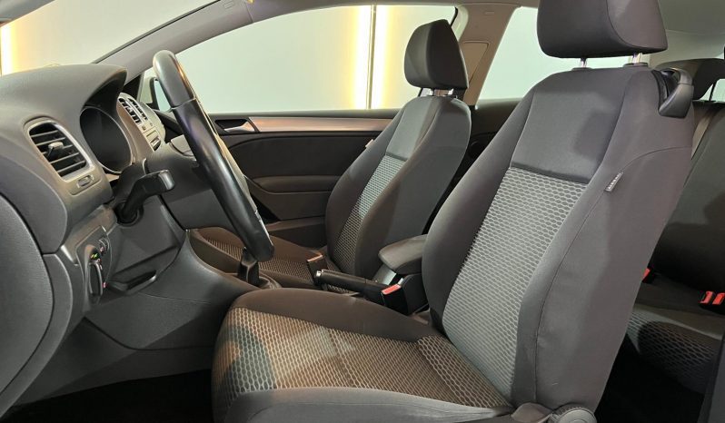 VOLKSWAGEN Golf 1.6 TDI 105 CV lleno