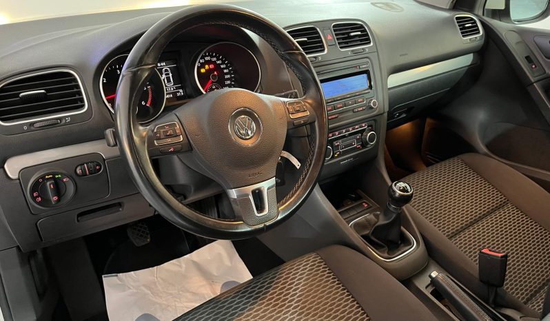 VOLKSWAGEN Golf 1.6 TDI 105 CV lleno