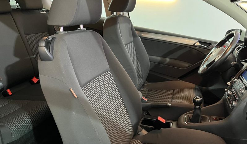 VOLKSWAGEN Golf 1.6 TDI 105 CV lleno