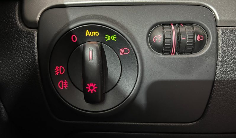 VOLKSWAGEN Golf 1.6 TDI 105 CV lleno