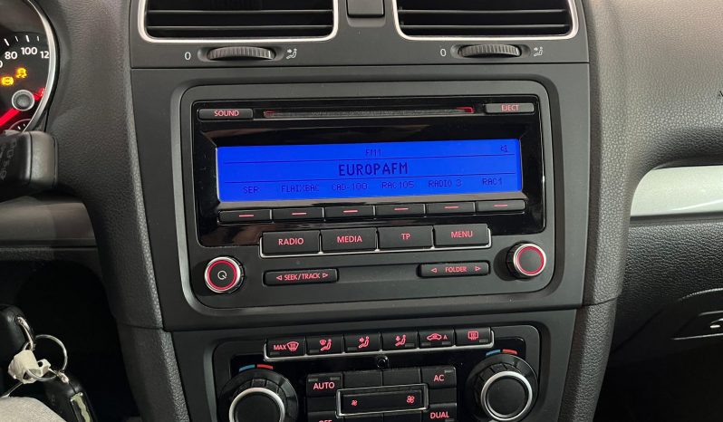 VOLKSWAGEN Golf 1.6 TDI 105 CV lleno